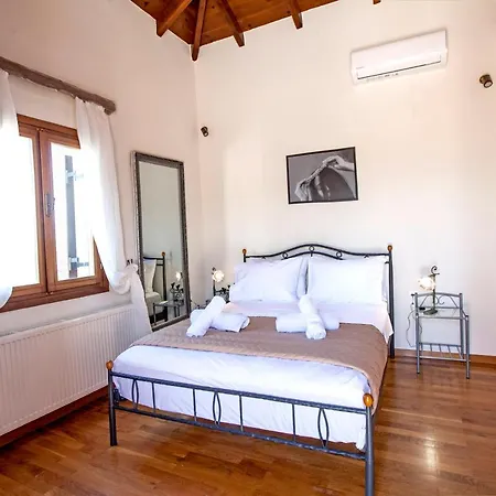 Greco Villa Platanés